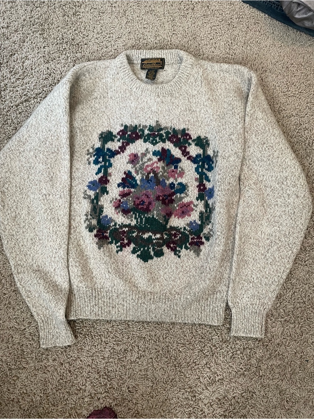 Eddie Bauer Woman’s Vintage Wool Sweater is in very good cond Sz M
